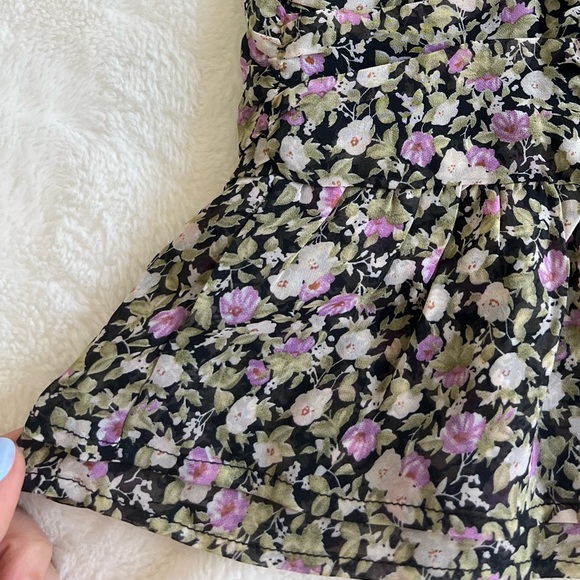 ASTR Floral Smocked Mini Skirt (NWOT) - Picture 4 of 13